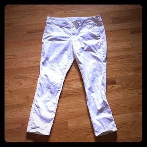 White American Eagle skinnies